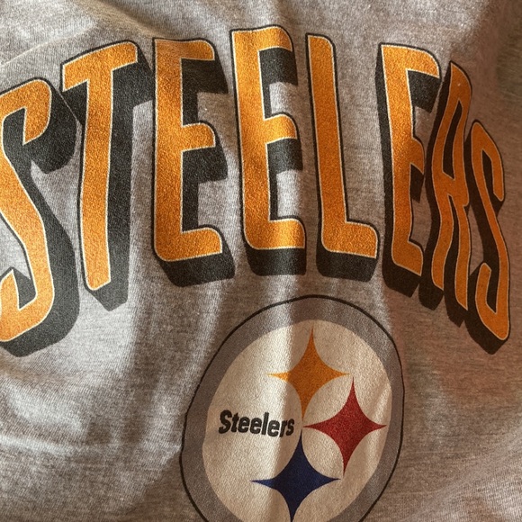 Ladies medium Pittsburgh Steelers t-shirt - Picture 3 of 3